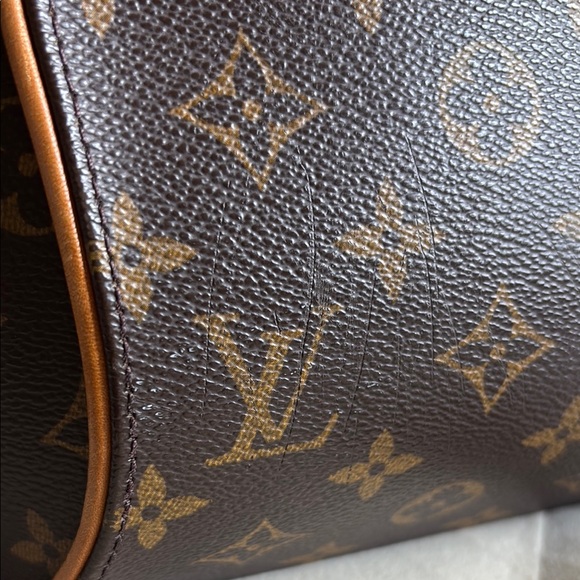 Louis Vuitton Vintage Ellipse Monogram Shoulder Bag with Gold Accents MI1000 - Picture 3 of 16